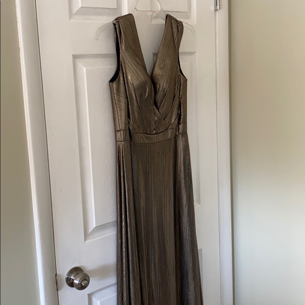 Gold metallic Bridesmaid dress - Kleinfeld